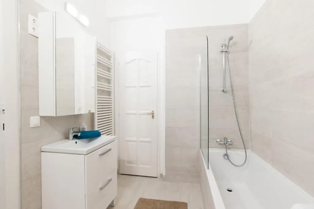 New Ultra-Central Design Apartment 布达佩斯