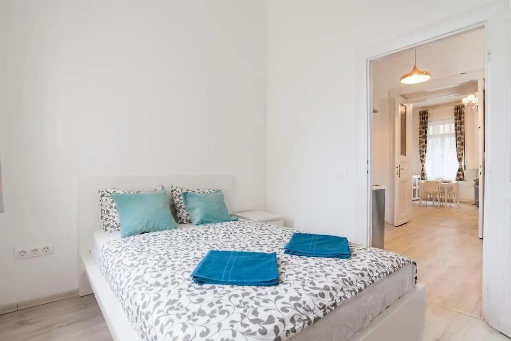 New Ultra-Central Design Apartment 布达佩斯